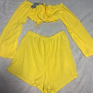 2 Piece Yellow BOOHOO Set